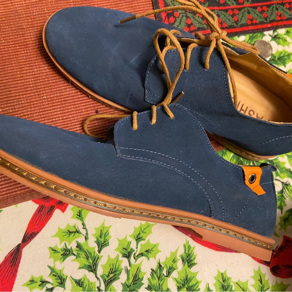 Men’s faux suede lace up shoes